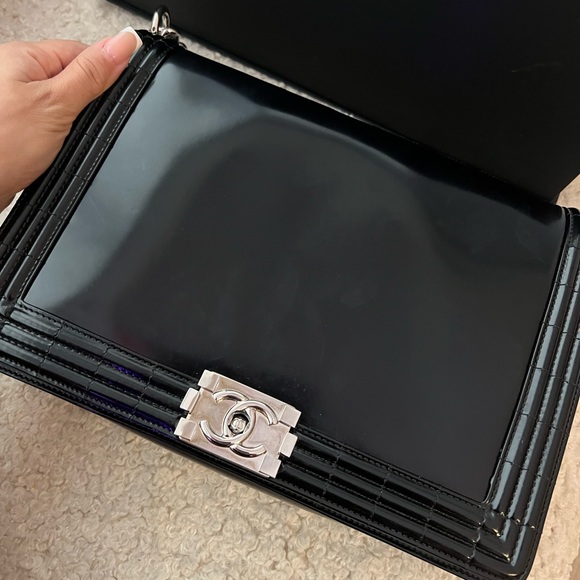 AUTHENTIC CHANEL BAG - Picture 10 of 12